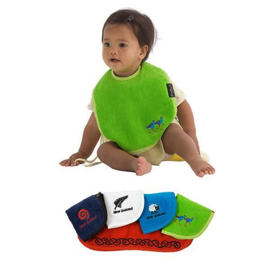 Reader Interactions For infants, baby carriers make the transition from the womb to the outside world easier, close contact keeps baby near mom’s beating heart and keeps the constant motion they experienced in the womb. How to spot a fake Moby Wrap: wheedle or any other NZ auction site. The only exception to this is Scarecrow Farm (username Scarecrowfarm.